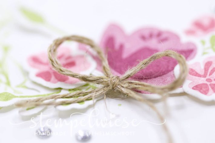Muttertagskarte mit Blumen - Blumenkranz - Glasklare Grüße