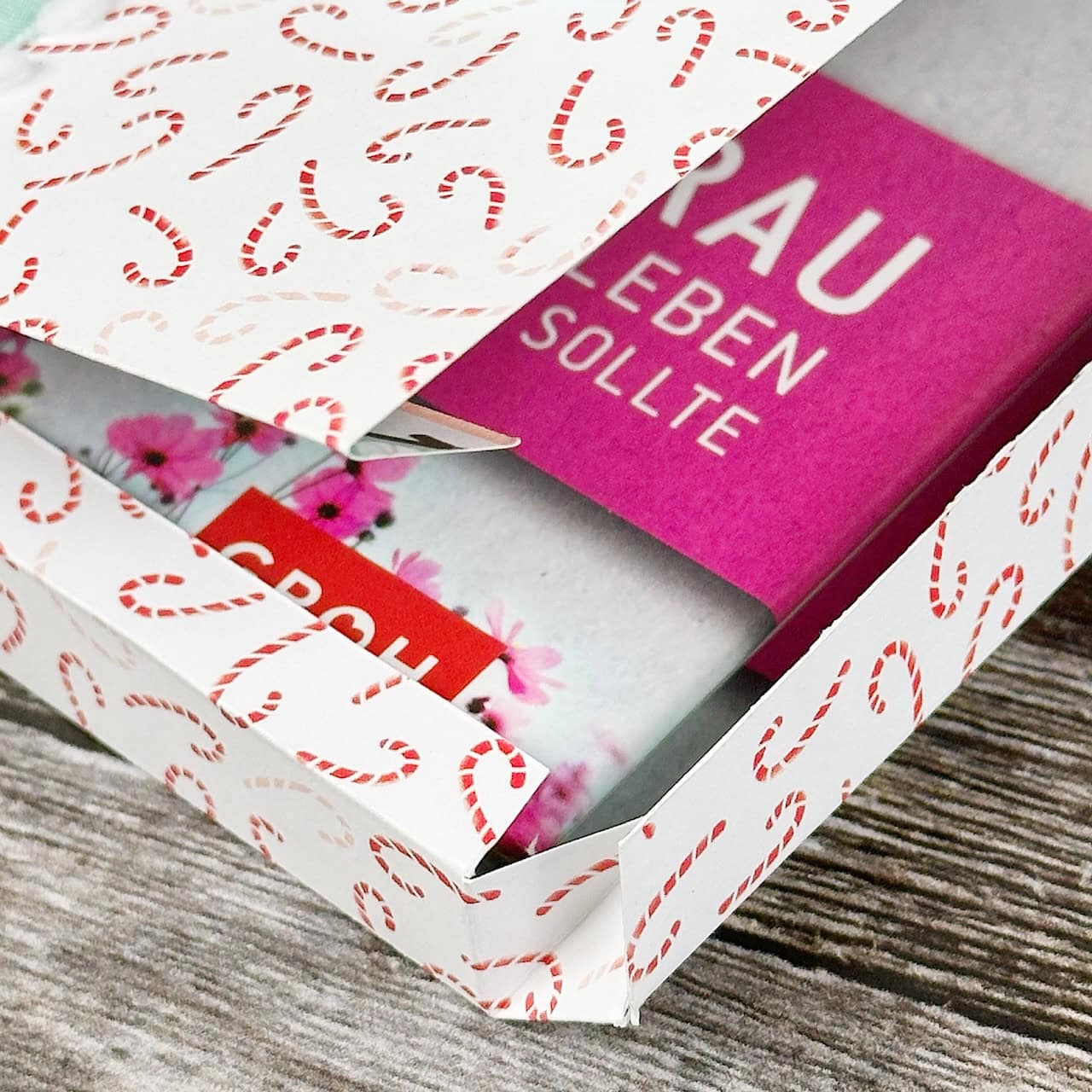 Geschenk Verpackung Box Bücher: Detail Kanten Falten